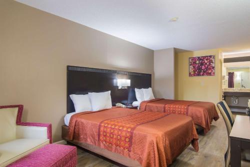 Rodeway Inn & Suites Monroeville-Pittsburgh