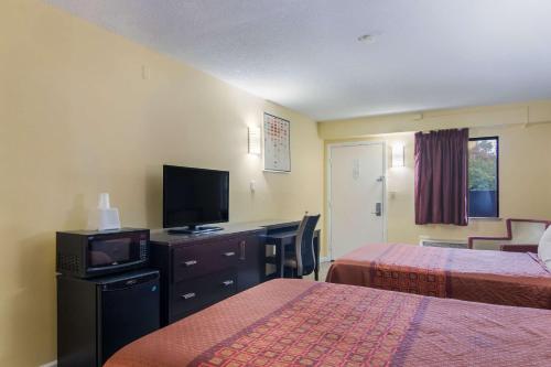 Rodeway Inn & Suites Monroeville-Pittsburgh