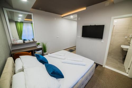 Hotel River - image 14