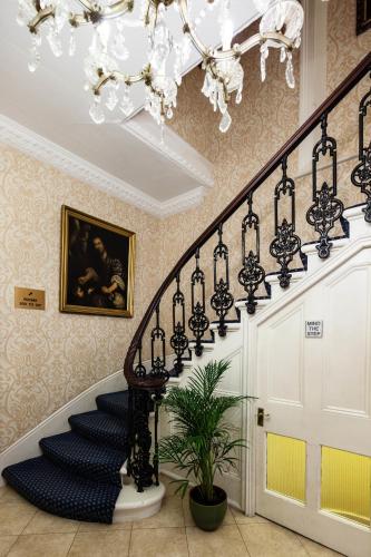 Best Western Swiss Cottage Hotel - image 8