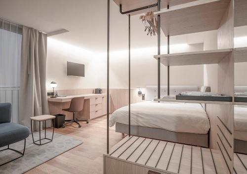 room detail thumbnail 1