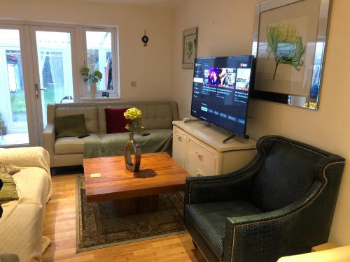 Whitton, Hounslow House For U Stay Amazing Location, , London