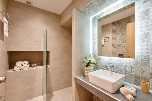 The Water - Accommodation - Skiathos Town