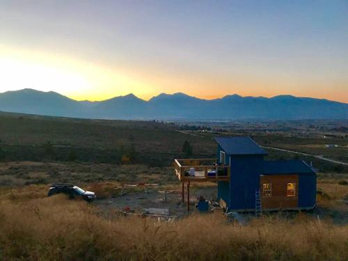 Modern Tiny House With Spectacular Views