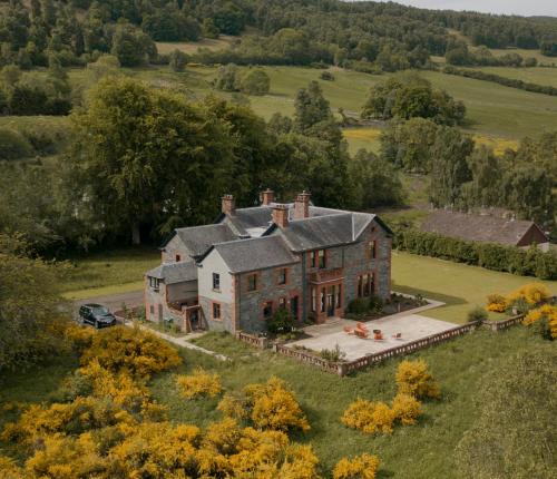 Aberfeldy Chateau Sleeps 18 Wifi, , Perthshire