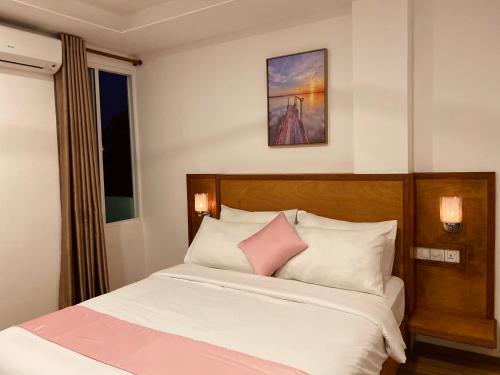 Deluxe Double Room image 4