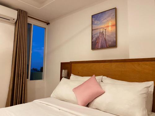 Deluxe Double Room image 2