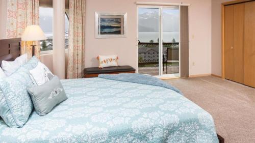 Cliff Top Townhouse - main image