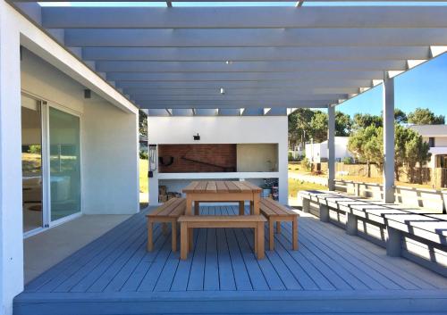 Best Vila in José Ignacio - Pinar del Faro with maid! (Best Vila in Jose Ignacio - Pinar del Faro with maid!) in Jose Ignacio
