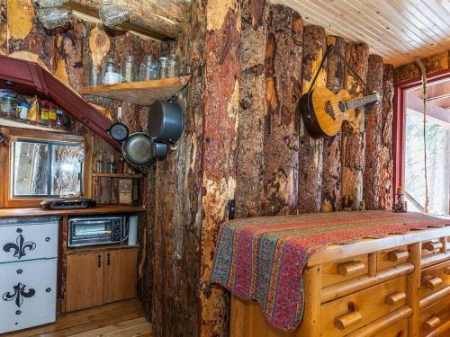 Treehouse on the Stream - image 8