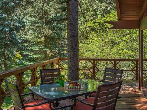 Treehouse on the Stream - image 13