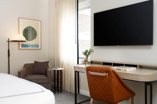 276855998 Kimpton Cottonwood Hotel by IHG