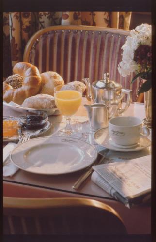 餐廳, 格貝爾咖啡我們的小酒店 (Unser kleines Hotel Cafe Gobel) in 勞巴克