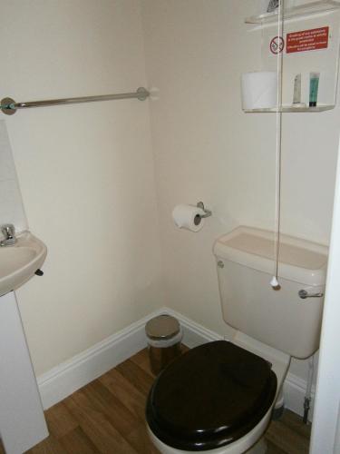 Double Room image 7