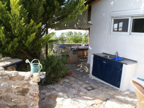 Charming Holiday Home in Kritinia with Garden