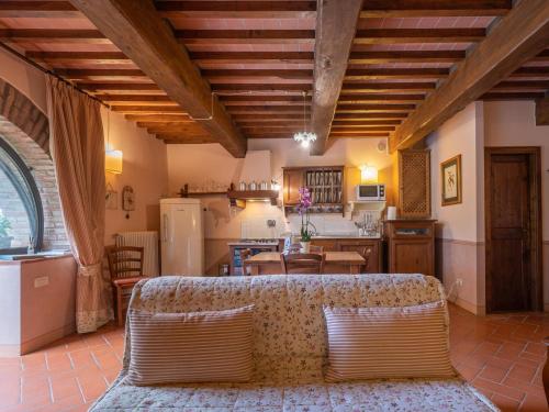 Attractive apartment in typical Tuscan style. - image 4
