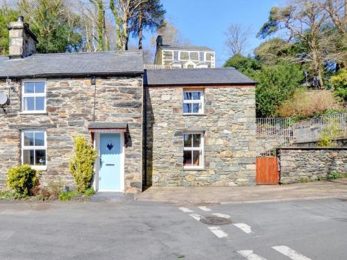 Cosy Holiday Home In Penrhyndeudraeth With Terrace, Minffordd, North Wales