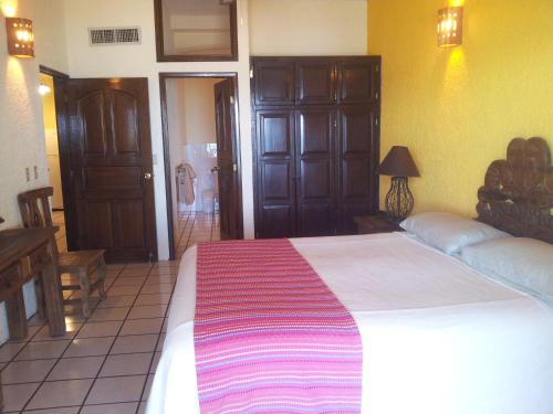 Las Gaviotas Condo-Hotel La Paz BCS in La Paz, Mexico