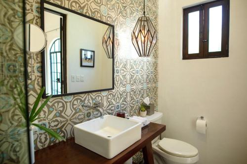 King Suite with Pool View image 3