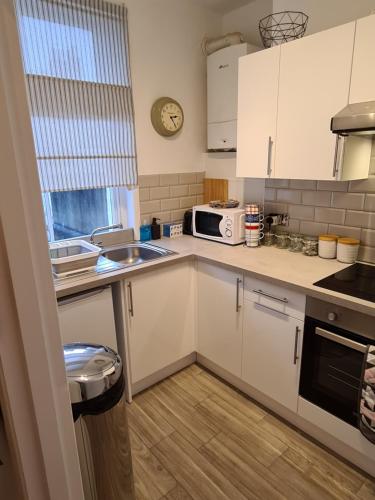 Centrally located, comfortable apartment near Station, Beach and North Laines
