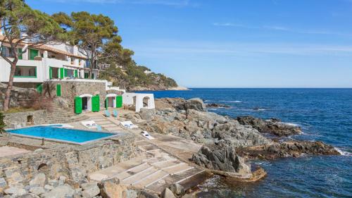 Calella de Palafrugell Villa Sleeps 11 with Pool gîte à louer Llafranc
