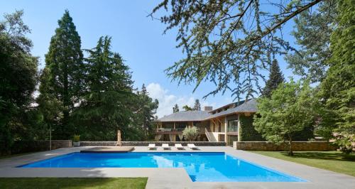 Seva Villa Sleeps 14 with Pool and Air Con gîte à louer Santa Susanna