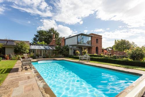 Langley Villa Sleeps 14 With Pool, , Essex