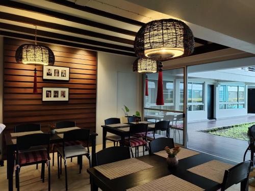 Restaurant, Fullrich Lanna Suite near Wat Umong