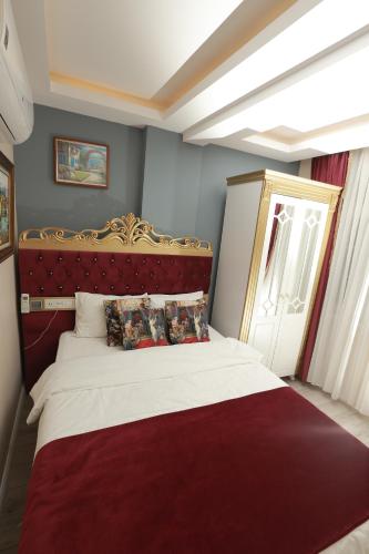 Standard Double Room image 5