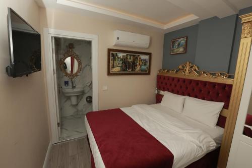 Standard Double Room image 2