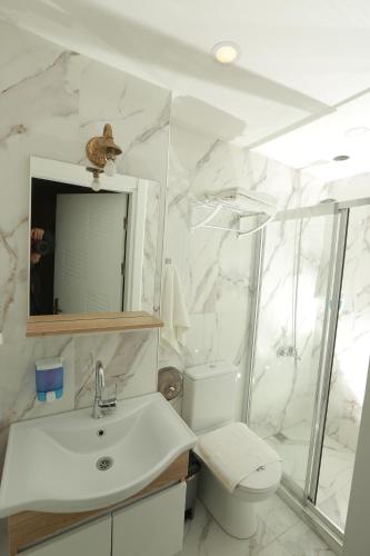 Standard Double Room image 8