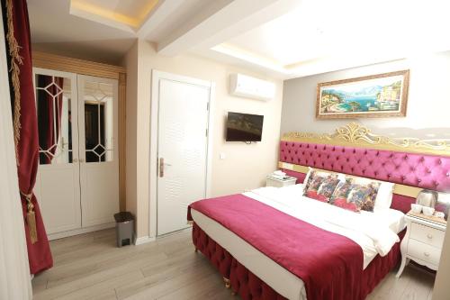 Standard Double Room image 3
