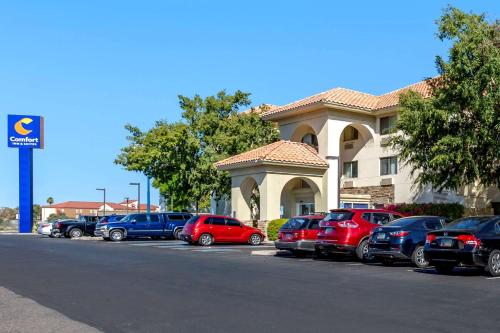 Comfort Inn & Suites Phoenix North / Deer Valley