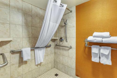 Comfort Inn & Suites Phoenix North - Deer Valley