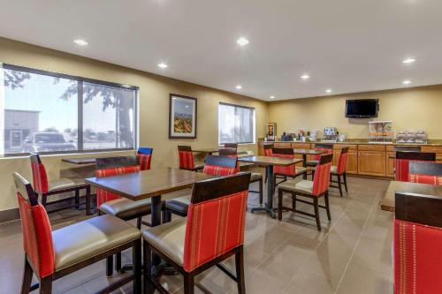 Comfort Inn & Suites Phoenix North - Deer Valley