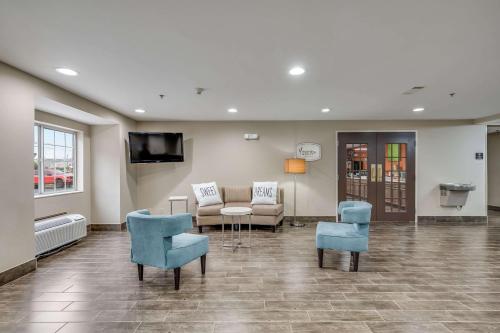 Sleep Inn & Suites - image 6