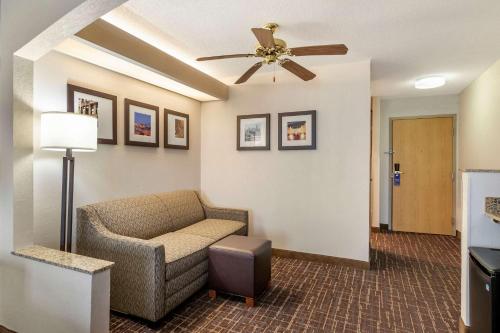 Comfort Inn & Suites Lees Summit -Kansas City