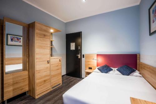 Comfort Hotel Frankfurt Central Station - image 6