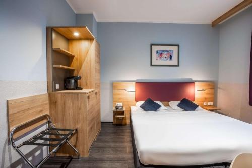 2 twin beds