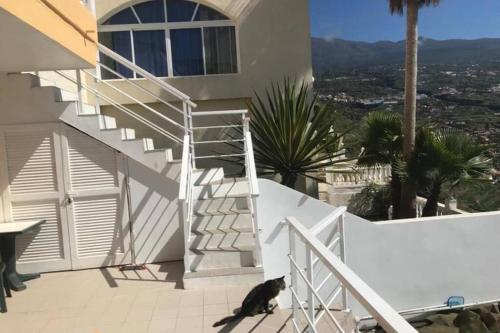 Casa con piscina privada. Mirador de Humbolt.