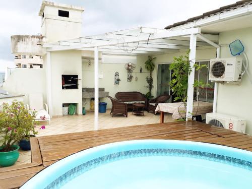 Cobertura em Canasvieiras - Vista para o Mar - 50 mtrs da Praia - Centro Canasvieiras