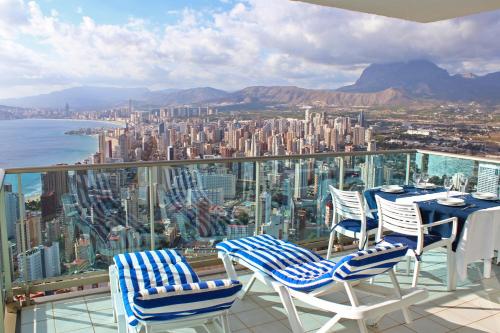  Amazing apartment on the 34th floor with private terrace and sea views, Pension in Benidorm