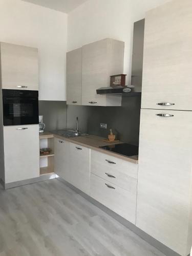 Kitchen, Appartement Terrasse dans Palace Centre ville in Menton