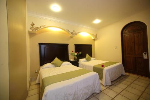 2 double beds