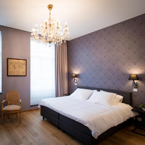 B&B Avenue Deschanel Room Type - Deluxe Double Room