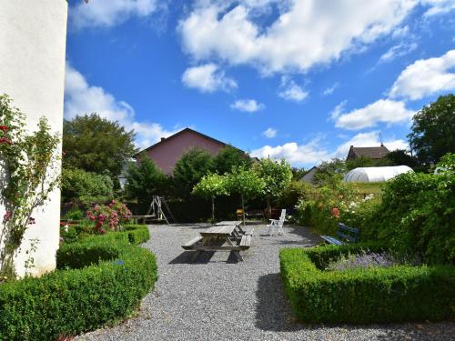 A house suitable for groups and families - image 7