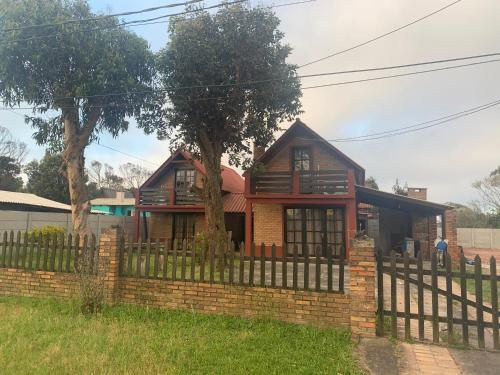 . Cabañas Barra Linda