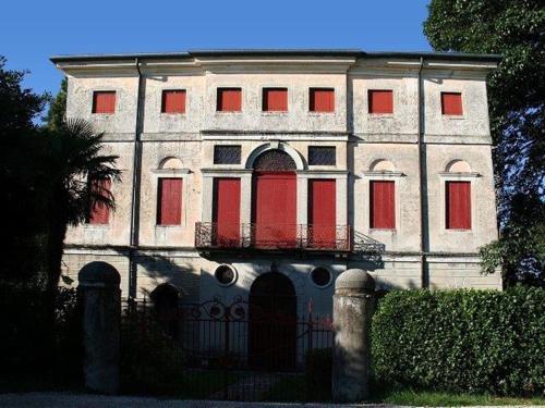  Magnificent Castle with Fenced Garden in Romano D'Ezzelino