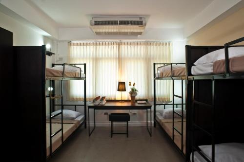 4 bunk beds