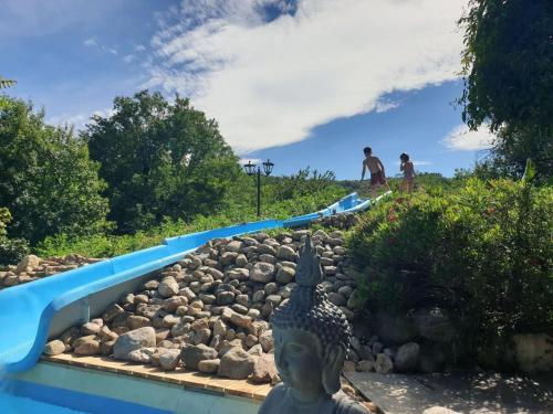 Magnificent Villa in Les Mages with Jacuzzi gîte à louer Robiac-Rochessadoule